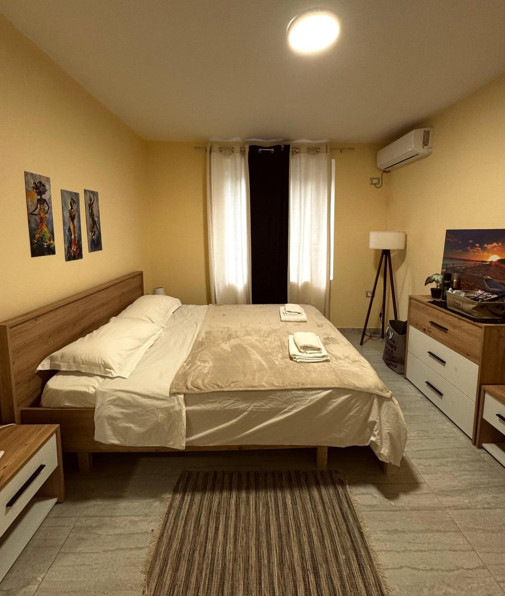 Urban Apartment In Blloku 티라나 외부 사진